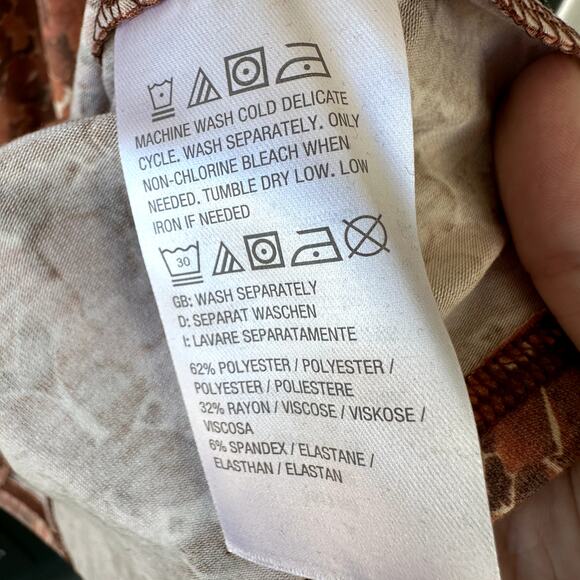 NEW Isaac Mizrahi Live! QVC Soho Printed 3/4 Sleeve Top Sz M Brown Floral Soft - Picture 6 of 6